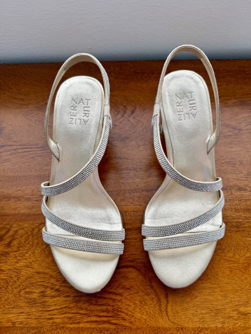 Chic Naturalizer Vanessa Sandal (Champagne) - Picture 2 of 5